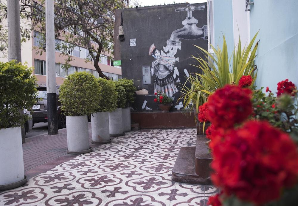 Red Llama Eco Hostel Lima Ngoại thất bức ảnh